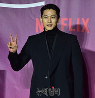 [포토] 배우 유태오 '액션포즈'