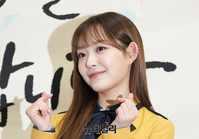 [포토] 라잇썸 유정 "맴버들과 여행 갈래요"