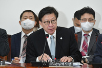 [포토] 2030 부산세계박람회 특위 참석한 박형준 부산시장