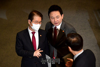 [포토] 대화 나누는 원희룡·이정식 장관