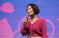 [포토] 스테이씨 소개하는 박경림