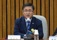 [포토] 정부조직법 회동서 발언하는 김성환 정책위의장