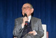 [포토] '도산기념관' 설립 정책토론회, 강연하는 김형석 교수
