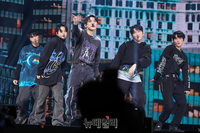 [포토] TNX 신곡 'I Need U' 무대