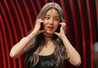 [포토] '볼하트'로 인사하는 여자아이들 우기