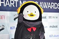 [포토] 레드카펫에 '펭수' 등장