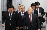 [포토] 경제6단체장 '개정안 중단 촉구'