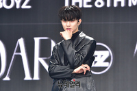 [포토] 더보이즈 큐 '토끼포즈 부끄러워'