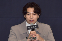 [포토] 박은석 "젊은 파우스트 역 맡았어요"