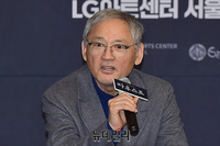 [포토] 연극 '파우스트'로 무대 복귀하는 유인촌