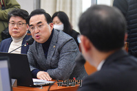 [포토] 운영위서 발언하는 박홍근 민주당 원내대표