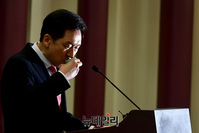 [포토] 물 마시는 김기현 국민의힘 당대표 후보