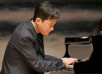 [포토] 오징어게임 음악감독 정재일, 데뷔앨범 '리슨' 발표