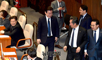 [포토] 체포동의안 투표 위해 이동하는 민주당 지도부