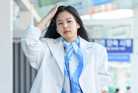 [포토] 인천공항에 등장한 블랙핑크 제니