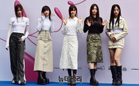 [포토] 서울패션위크에 등장한 뉴진스 