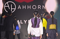 [포토] 현대와전통의 김호-단순 깔끔한 곽영주 런웨이 3/3