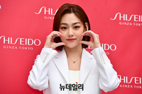 [포토] 강미나 '볼하트'