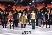 [포토] 2023 하이서울패션쇼, 개성 넘치는 '커스텀어스' 런웨이