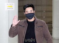 [포토] 여권법위반 공판 출석하는 이근