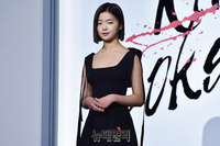 [포토] 김시아 '액션 영화에 반전되는 애기 같은 모습'