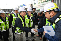 [포토] 킨텍스역 현장점검 하는 원희룡 장관