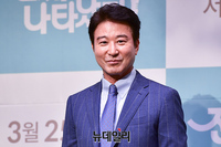 [포토] 홍요섭 '푸른 신사'