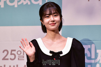 [포토] 백진희 '아름다운 손인사'