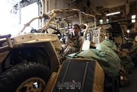 [포토] 마킨 아일랜드함에 실린 상륙작전차량
