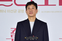 [포토] 이선균 '분위기메이커'