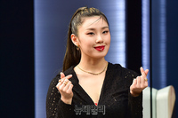 [포토] 리정 '사랑의 하트'