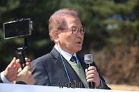 [포토] 우남 묘역 찾은 이영일 전 의원