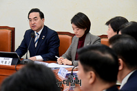 [포토] 최고위 참석한 박홍근 민주당 원내대표