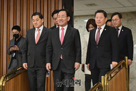 [포토] 회의 참석하는 주호영 국민의힘 원내대표