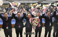 [포토] 국민의힘 새 원내대표에 TK 3선 윤재옥 당선