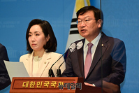 [포토] 민주당 규탄하는 정점식 의원