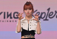 [포토] 'Giddy'한 포즈 취하는 케플러 서영은