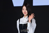 [포토] 우월한 기럭지 자랑하는 아이브 장원영