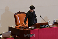 [포토] 회의 주재하는 김영주 전원위원장