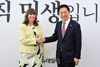 [포토] 국민의힘 찾은 캐서린 제인 레이퍼 주한 호주대사