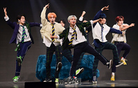 [포토] 신곡 '프릭 쇼' 무대 선보이는 템페스트