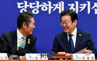 [포토] 대화 나누는 이재명·정청래