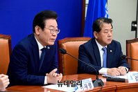 [포토] 평화 안보대책위원회 참석한 이재명 대표