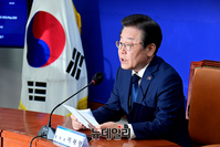 [포토] 긴급 기자회견 갖는 이재명 민주당 대표