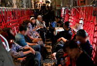 [포토] 수단서 군용기로 사우디로 이동하는 우리국민