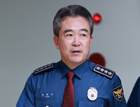 [포토] 상황점검 회의 입장하는 윤희근 경찰청장