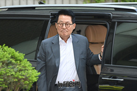 [포토] 공판 출석하는 박지원 전 국정원장