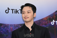 [포토] 백상예술대상 참석한 변요한