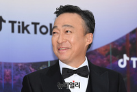 [포토] 트로피 가지러 온 순양그룹 회장 이성민