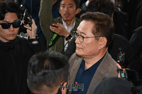 [포토] 중앙지검서 발걸음 돌리는 송영길 전 민주당 대표